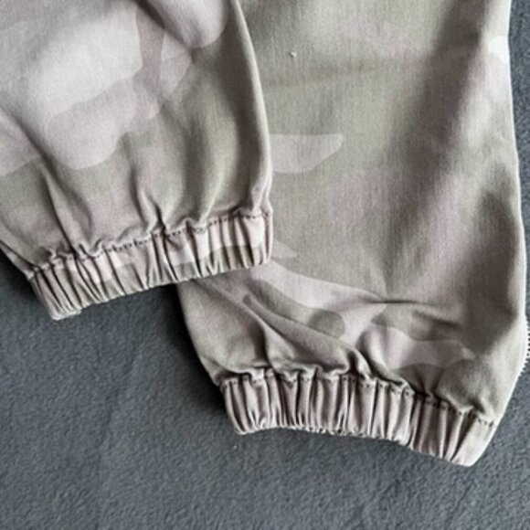 Paige Mayslie Jogger Jeans Faded Beige Camo Print - Picture 7 of 12